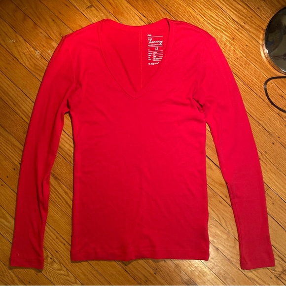 Red V Neck - Picture 3 of 4